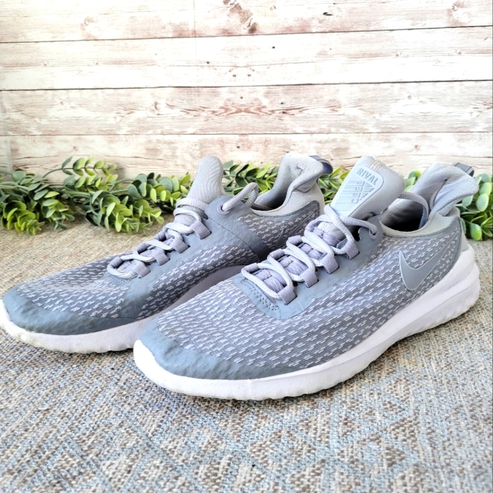 Nike Rival sneakers in gray